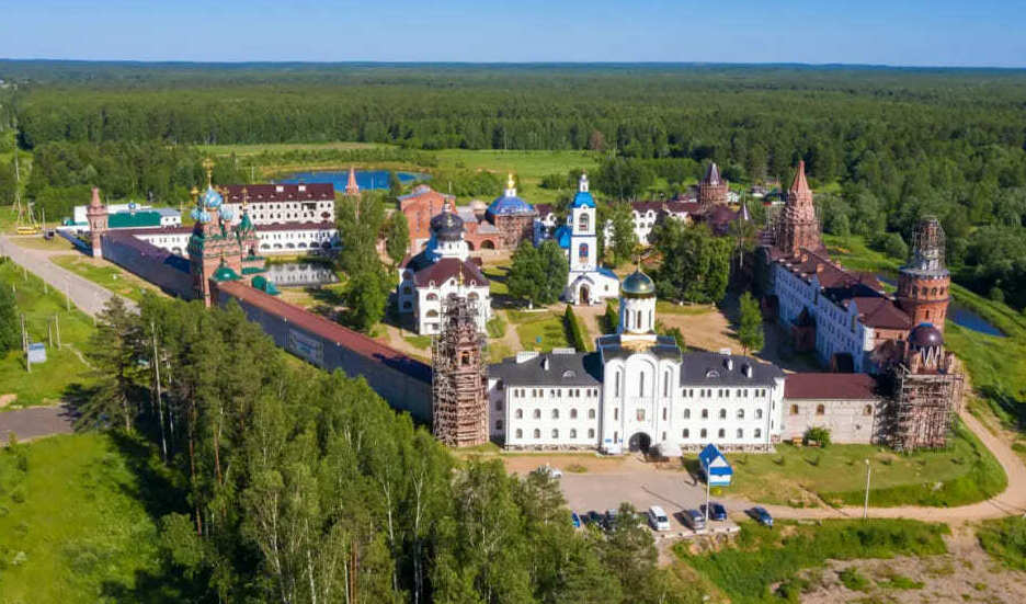 <span style="font-weight: bold;">28.02.2026 Свято-Троицкая Сергиева Лавра. Николо-Сольбинский монастырь. Источник (Ольга Александровна и Даша).</span><br>